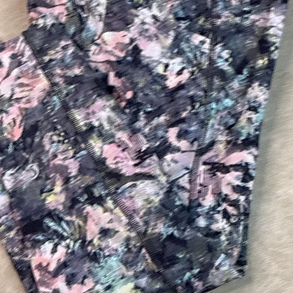 Lululemon Crop Leggings Fast Training Athletic‎ Multicolor LW6AWES Sz 4